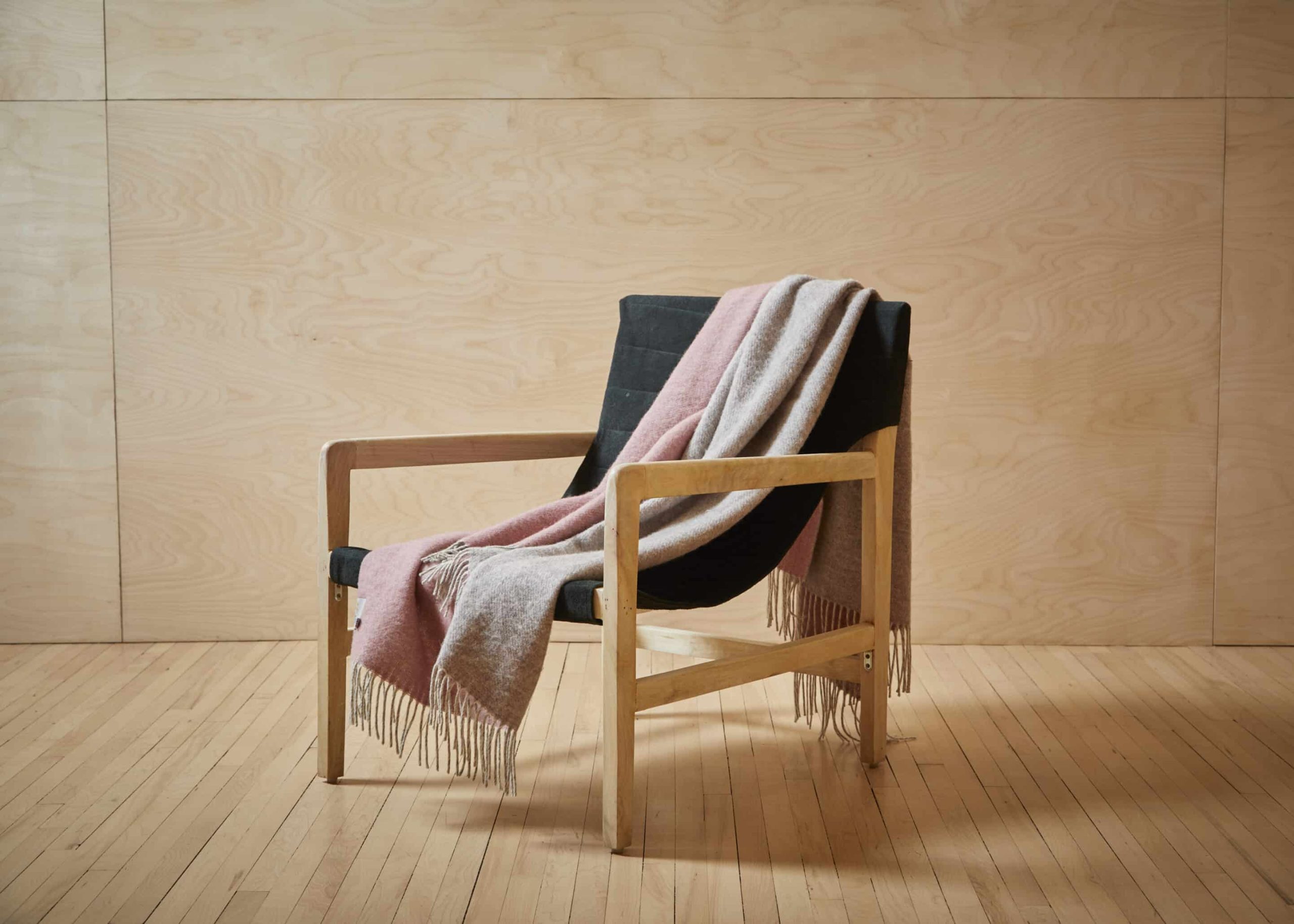 Pure New Wool Dartmoor Throw in Sunken Pink