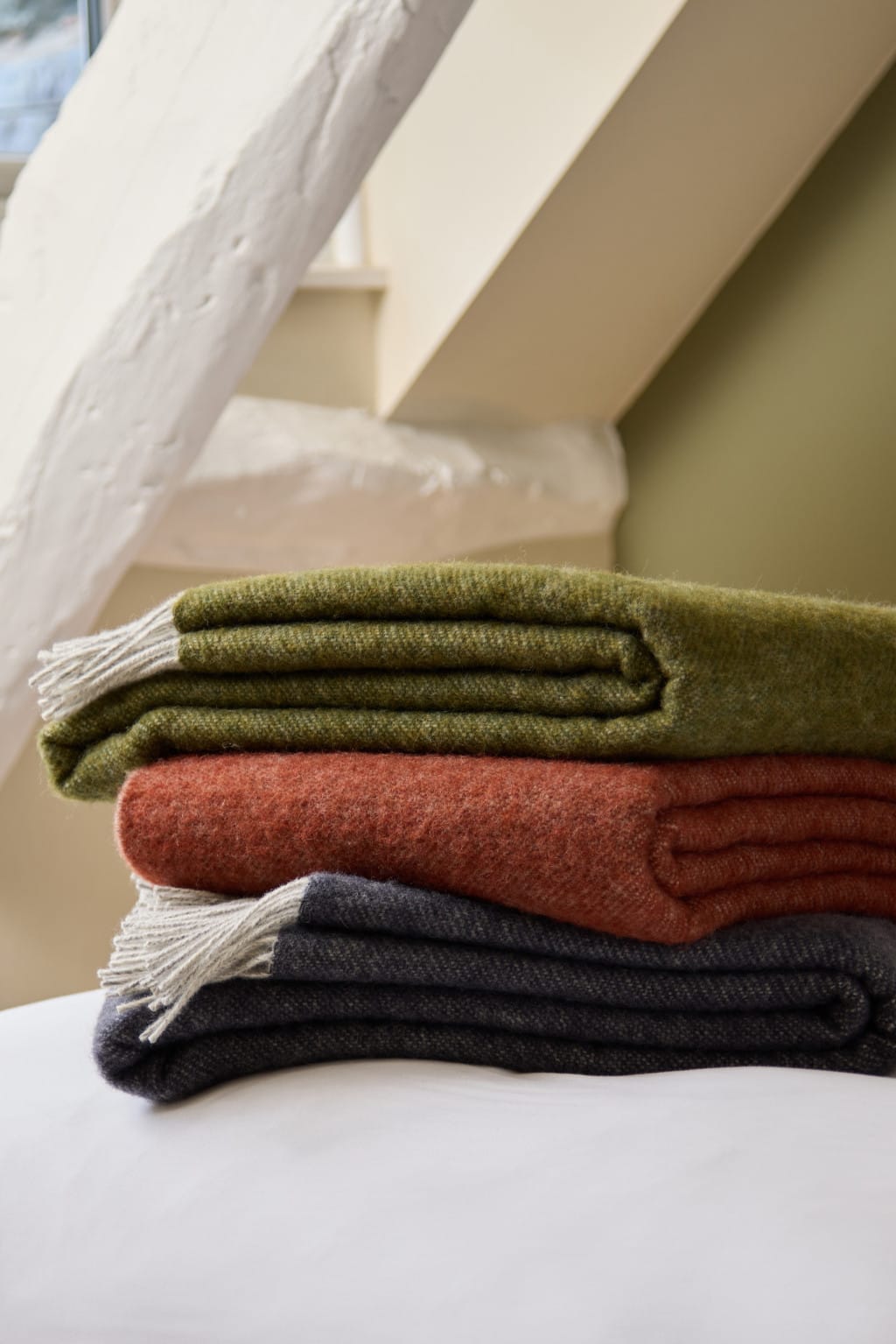 Pure New Wool Dartmoor Throw in Olive