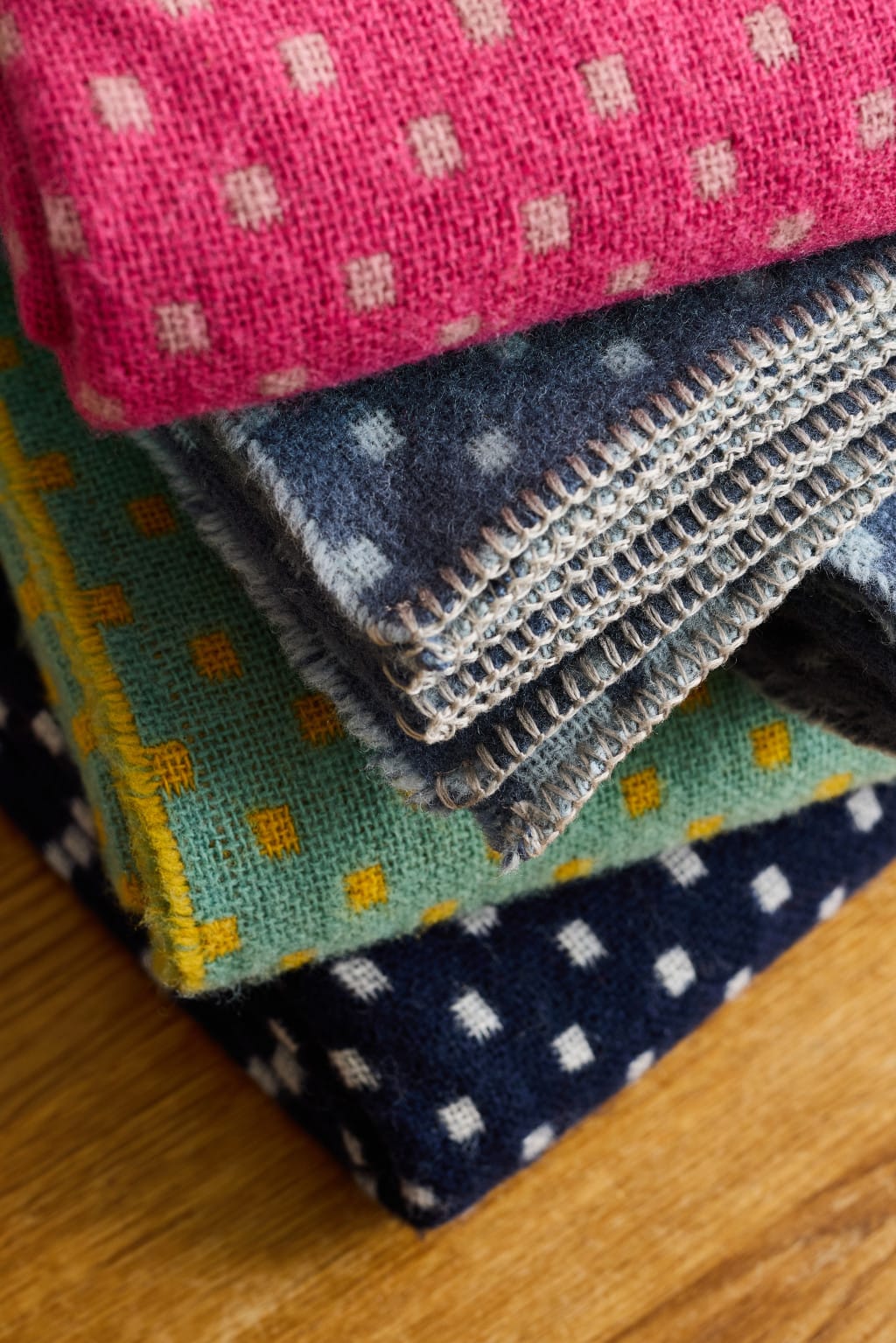 Pure New Wool Dot Throw in Navy - Large size