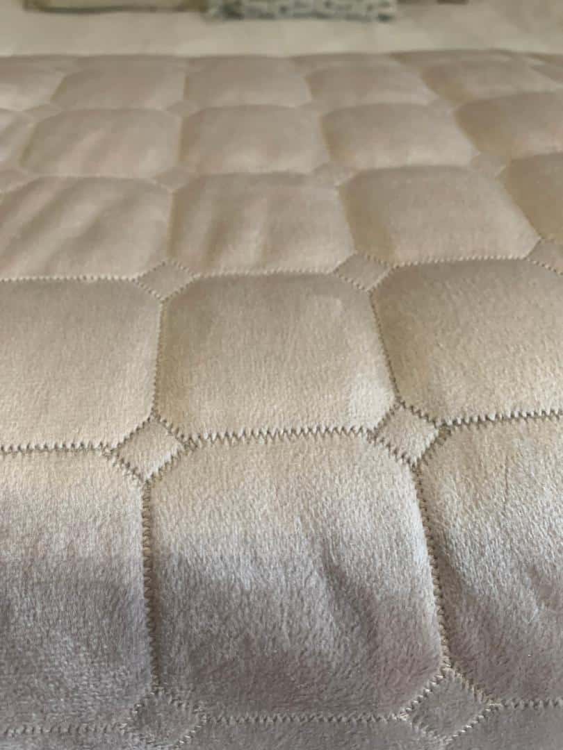 Evania King Quilt -Taupe