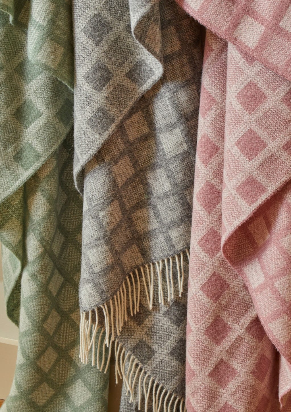 Manhattan Throw Green