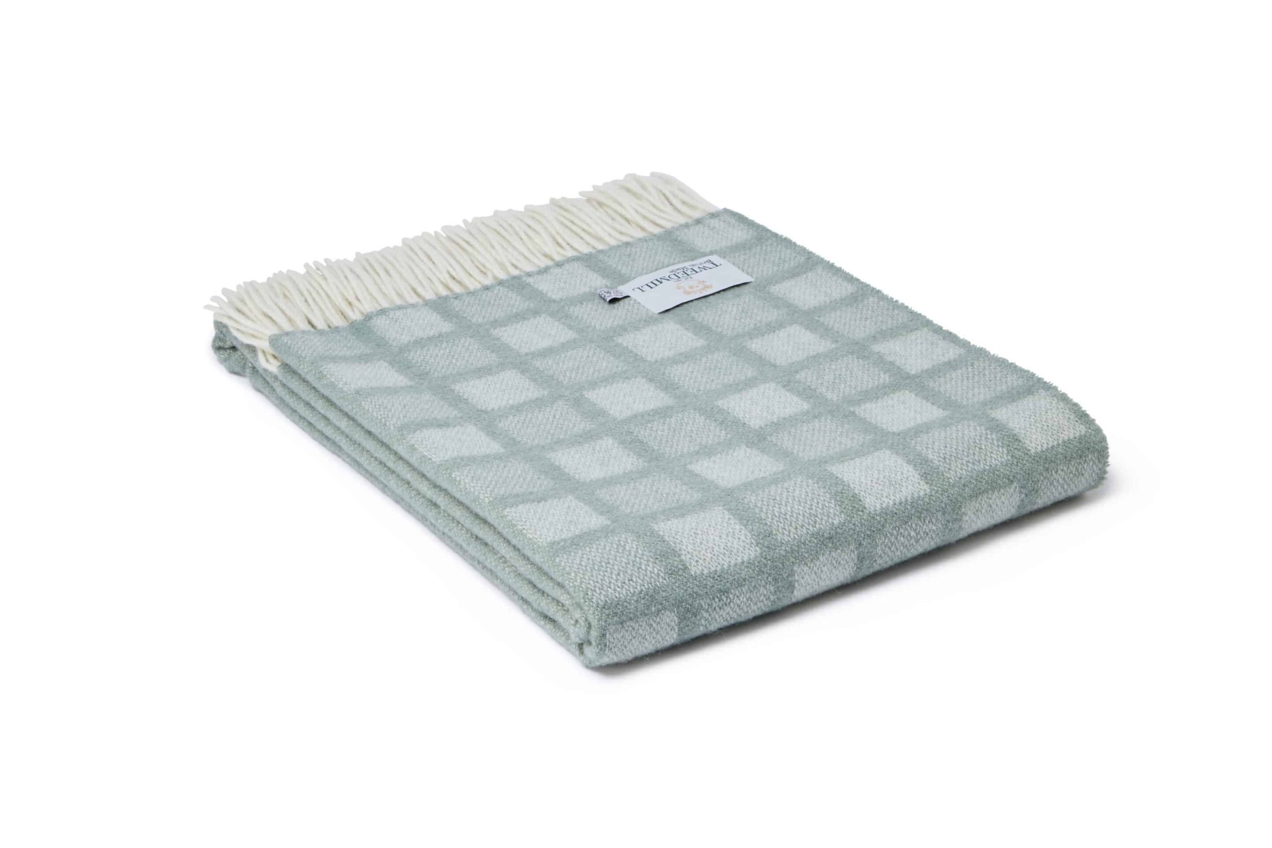 Manhattan Throw Green