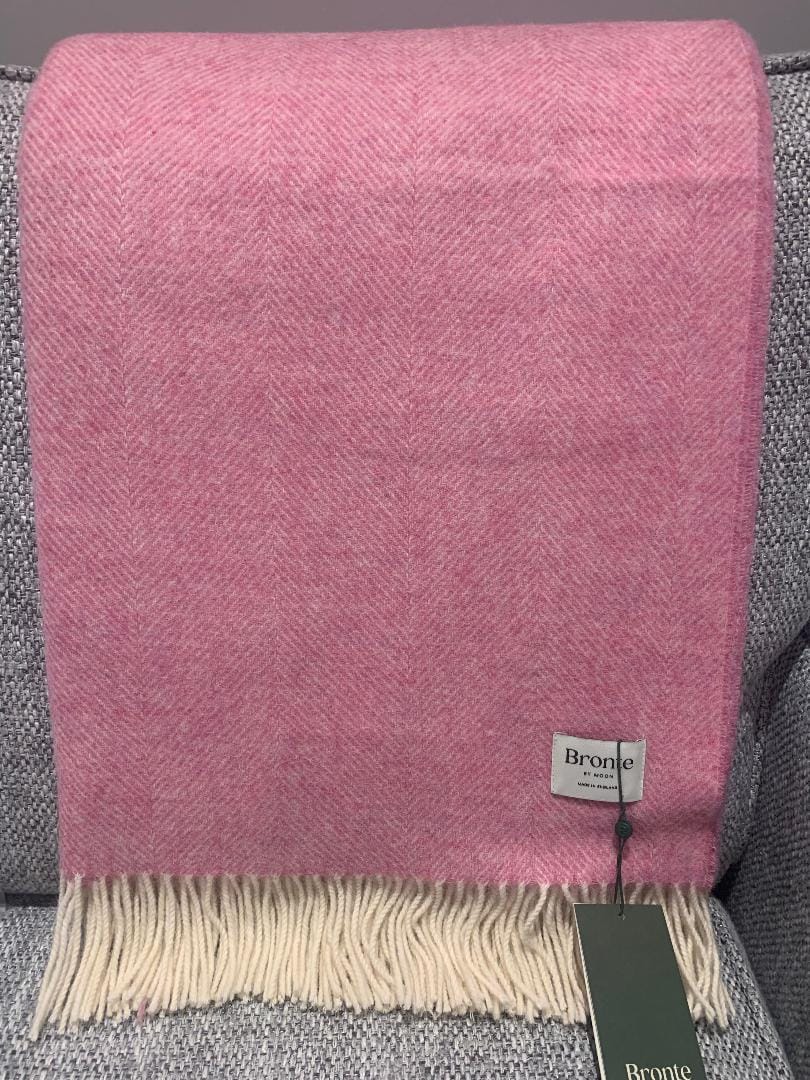 Herringbone Throw in Pale Pink