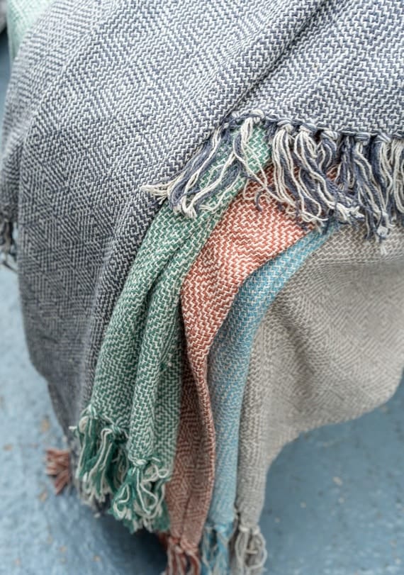 Souk Geometric Hand Woven Throw In Peppermint